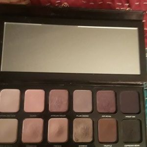 Laura Mercier Artist's Palette